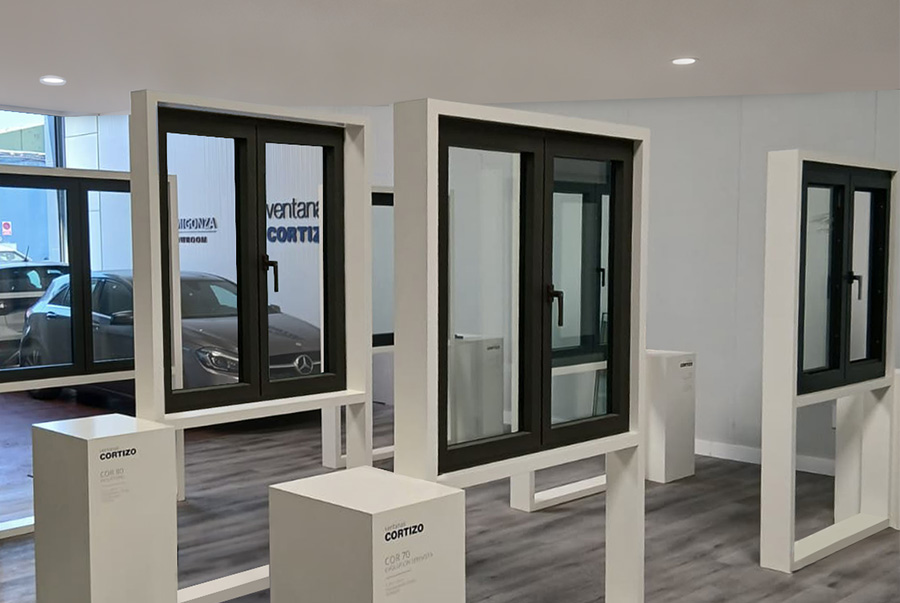 Showroom Alumigonza - finestre in alluminio e PVC Cortizo