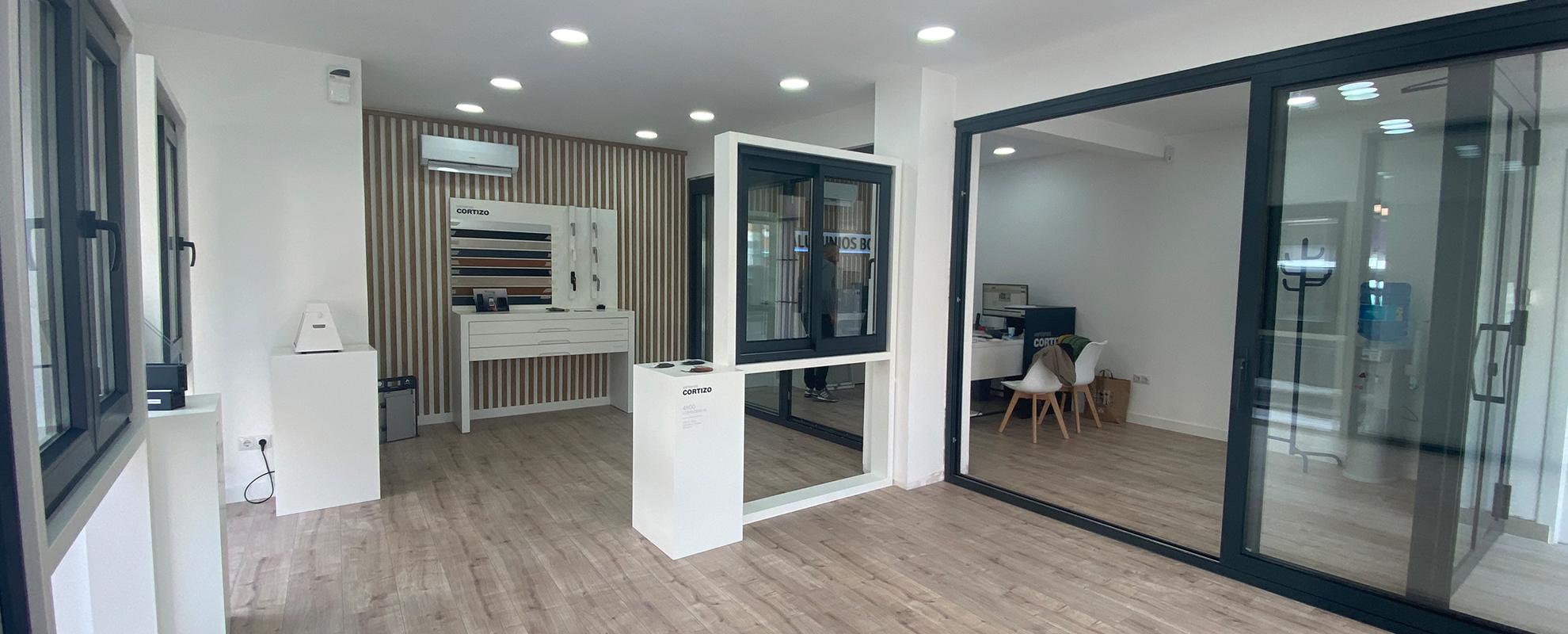 Cortizo Fenster Ausstellung bei Aluminios Boar - Aluminium- und PVC-Fenster Cortizo
