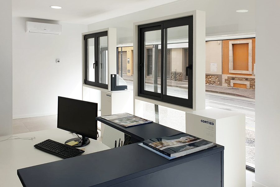 Alu-Store Girona - imagen 2 - alüminyum ve PVC pencereler Cortizo