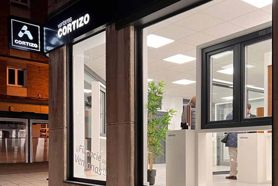 Showroom R. Bayón - aluminium and PVC windows Cortizo