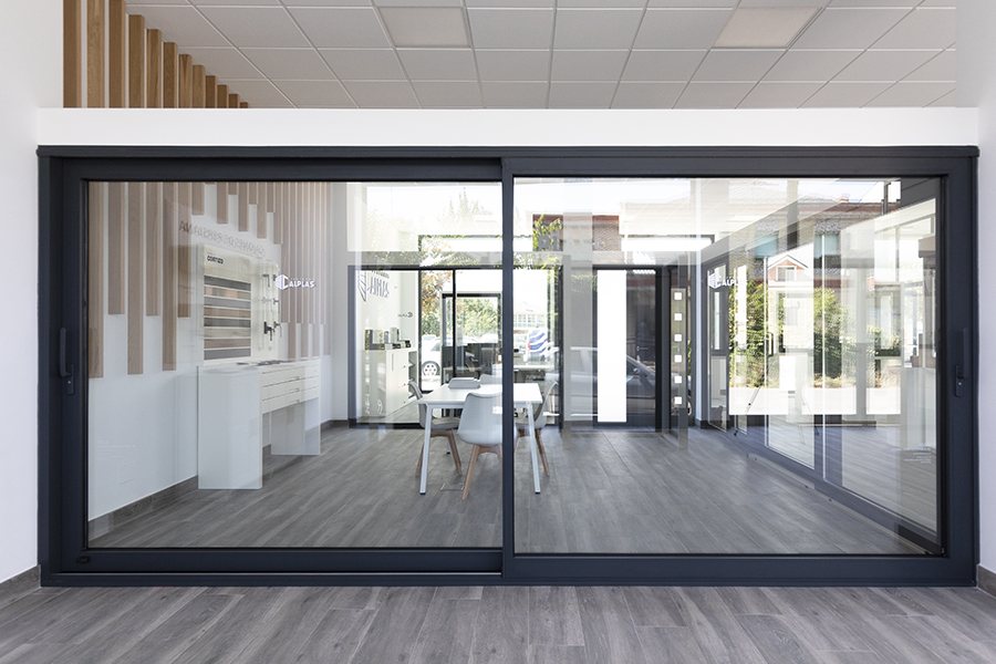 Showroom Ventanas Calplas - okna aluminiowe i PVC Cortizo