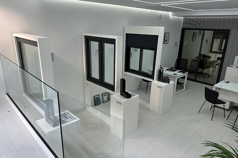 Showroom Cemasa &amp; Romero - aluminium and PVC windows Cortizo