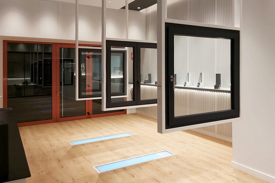 Showroom Esquivel - finestre in alluminio e PVC Cortizo