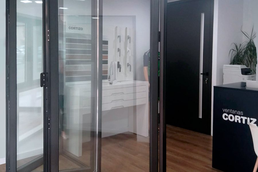 Fergal Villaviciosa - imagen 1 - fenêtres en aluminium et PVC Cortizo