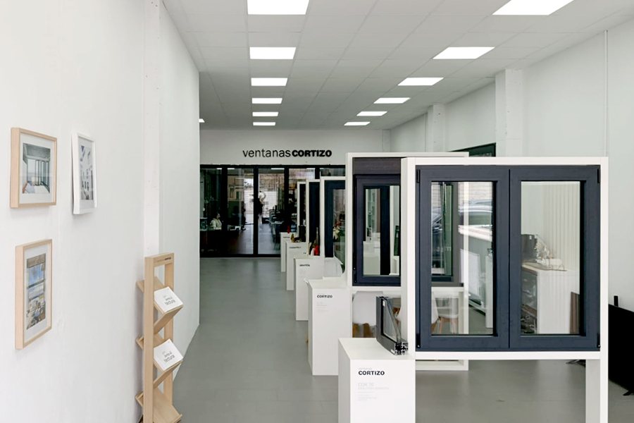 Showroom Grupo Fyr - alüminyum ve PVC pencereler Cortizo