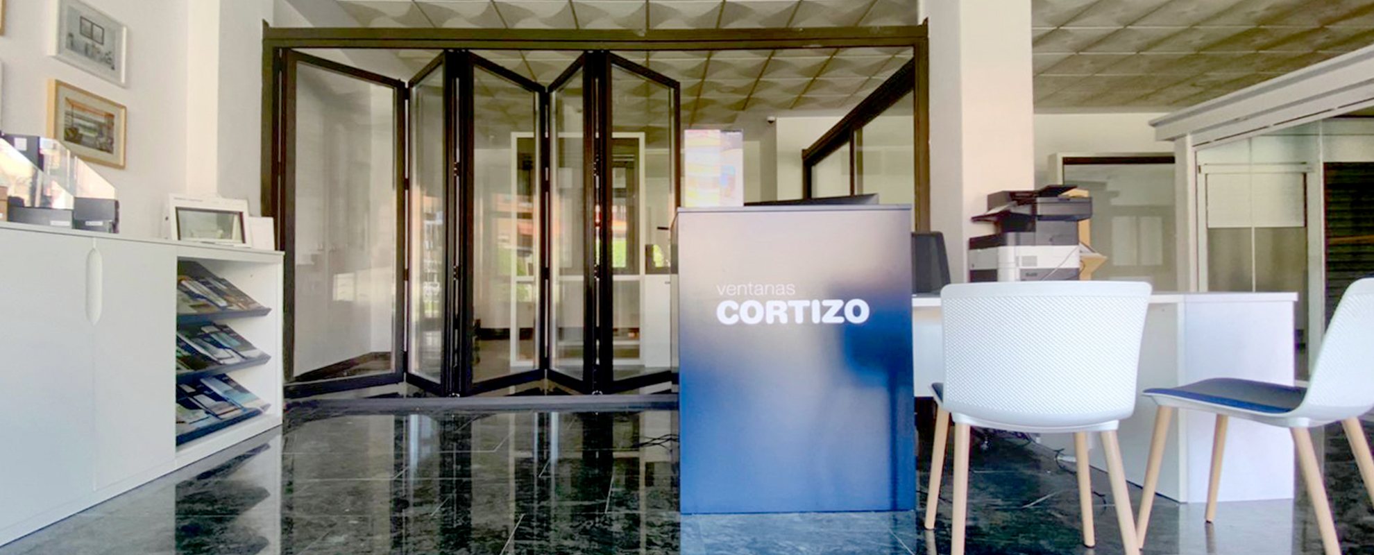 Exposición Finestre Cortizo en Aluminios Meco - finestre in alluminio e PVC Cortizo