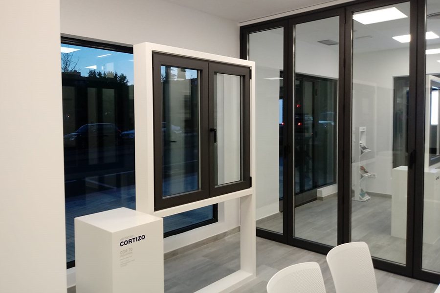 Showroom Seype Aluminios - finestre in alluminio e PVC Cortizo