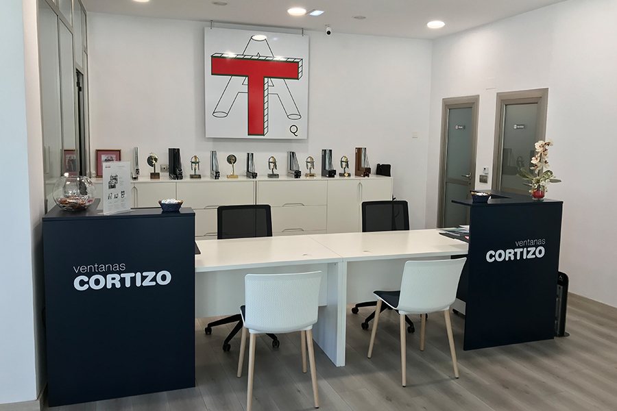 Showroom Aluminios Tascón - okna aluminiowe i PVC Cortizo