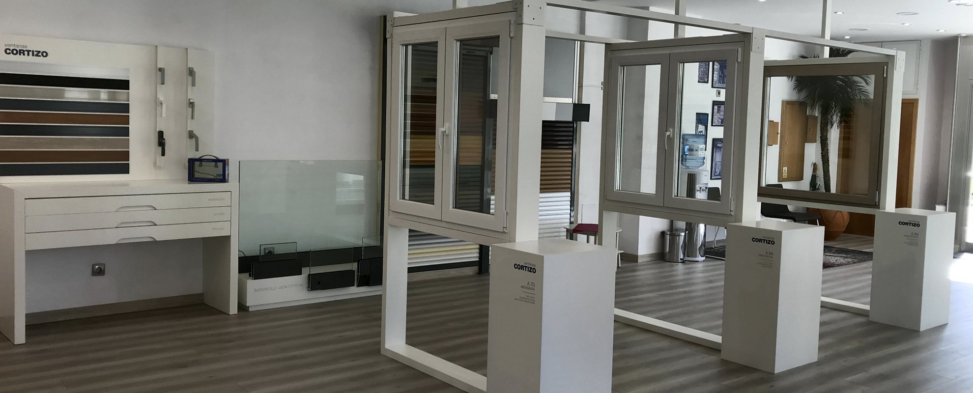 Exposición Okna Cortizo en Aluminios Tascón - okna aluminiowe i PVC Cortizo