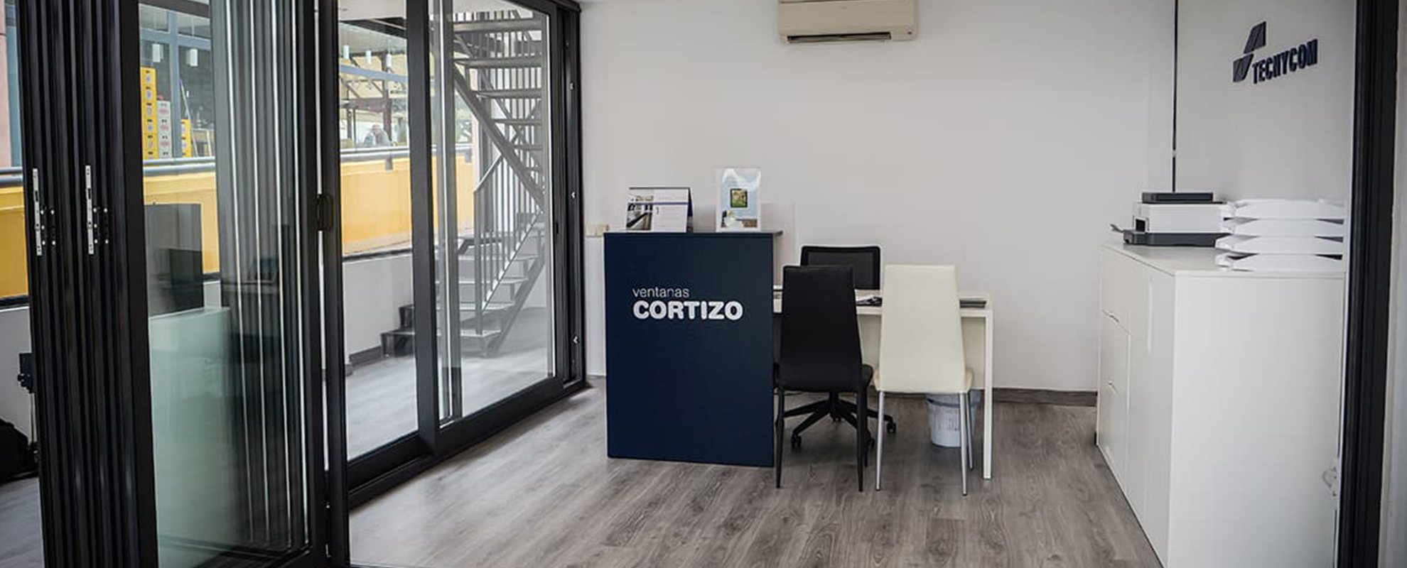 Exposición Ferestre Cortizo en Tecnycom Las Rozas - ferestre din aluminiu și PVC Cortizo
