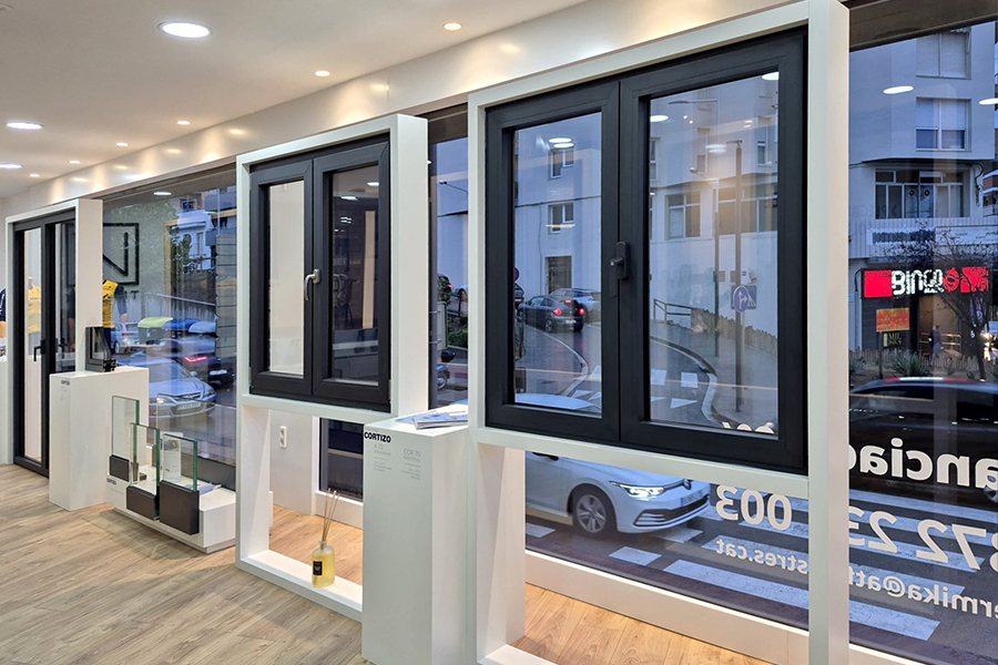 Showroom Termi K - fenêtres en aluminium et PVC Cortizo