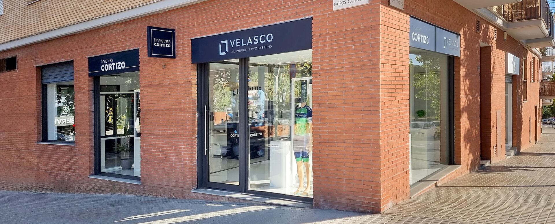 Exposición Okná Cortizo en Aluminios Velasco - hliníkové a PVC okná Cortizo