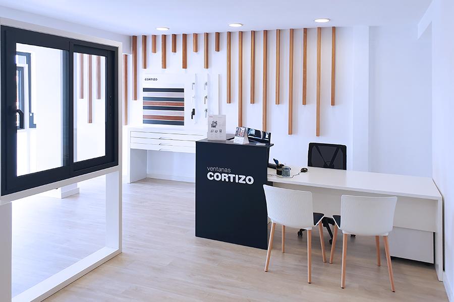 Showroom Verd Neix - aluminium and PVC windows Cortizo